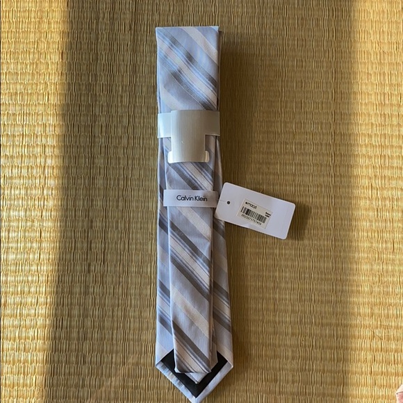 Calvin Klein Silk Blue and White Stripped Tie - Picture 3 of 4